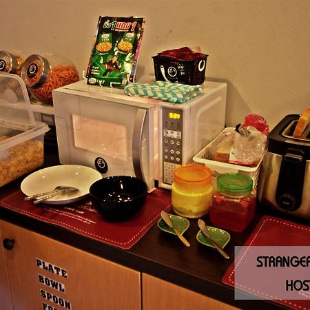 Хостел Stranger House Чиангмай Экстерьер фото