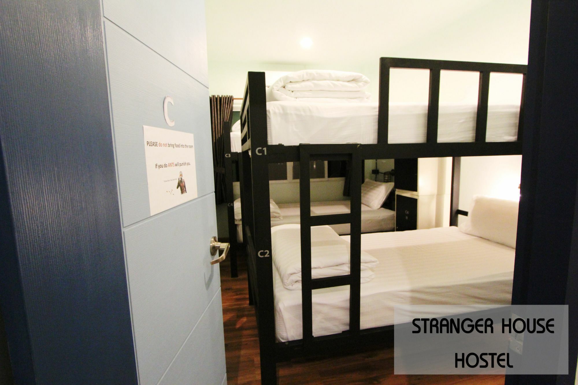 Хостел Stranger House Чиангмай Экстерьер фото